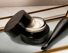 將圖片載入圖庫檢視器 Suqqu 絕緻晶艷潤采去皺精華眼霜