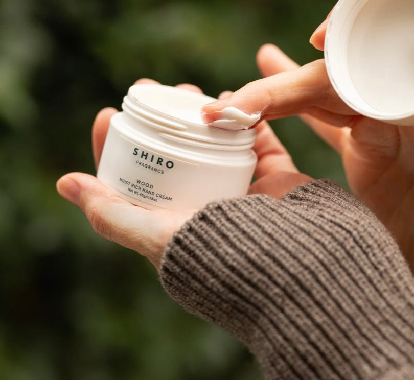 SHIRO WOOD MOIST RICH HAND CREAM（木香奢華保濕護手霜）