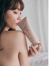 將圖片載入圖庫檢視器 Her lip to SENSUAL RICH BODY CREAM
