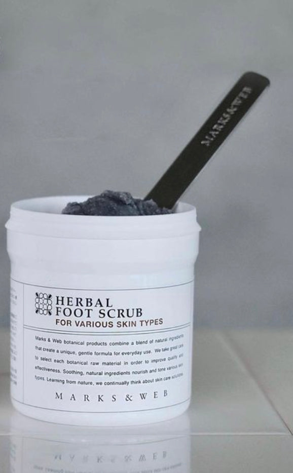 Marks and web Herbal foot scrub 200g